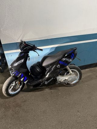 Yamaha Jog RR Negra Preparada