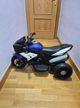 Moto eléctrica infantil azul