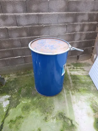 Bidón metálico azul