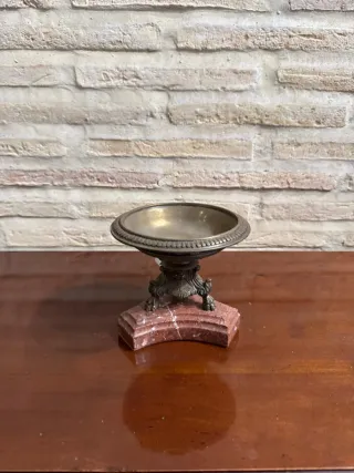 Copa bronce y pie mármol rosa