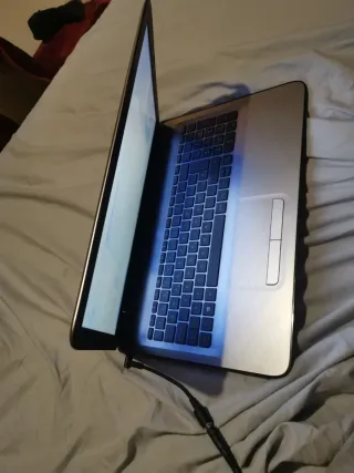 HP 1000 disque doro 32giga Ssd 8GB RAM