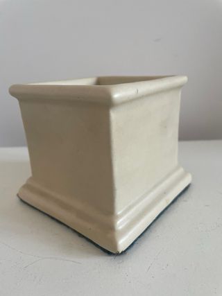 Macetero de cerámica esmaltada beige