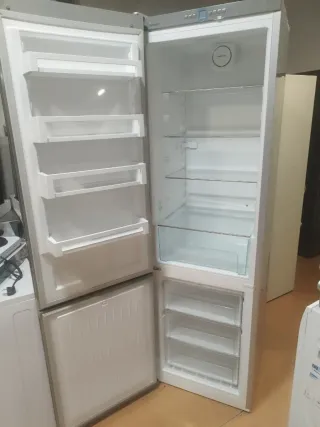 Nevera Liebherr de 2 metros