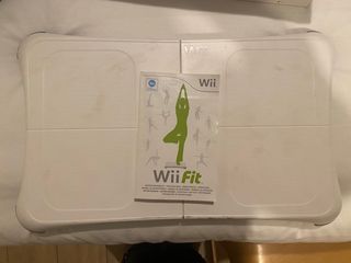 Consola Nintendo Wii Blanca + Wii Fit + 2 Mandos