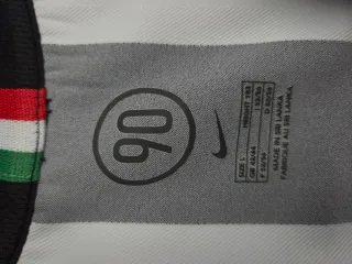 Camiseta Juventus Negra y Blanca