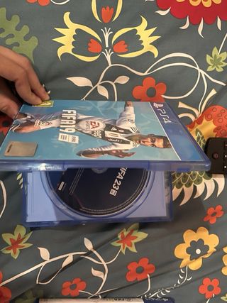 FIFA 23 en caratula del fifa 19 y FIFA 18 para PS4