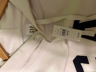 Sudadera GAP Blanca con Logo Azul