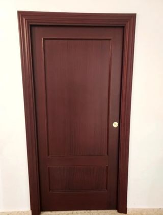 Puertas interior madera nogal