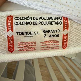 Cuna convertible en escritorio con colchón