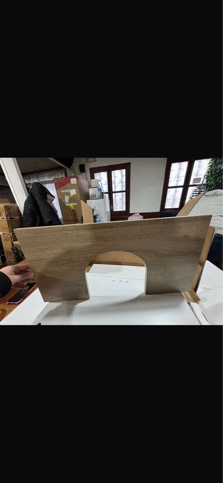 Mueble bajo lavabo blanco y madera