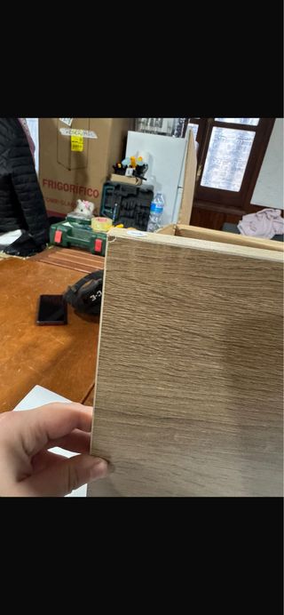 Mueble bajo lavabo blanco y madera