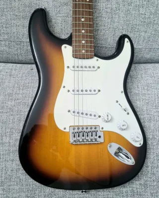 Guitarra Fender Squier Sunburst