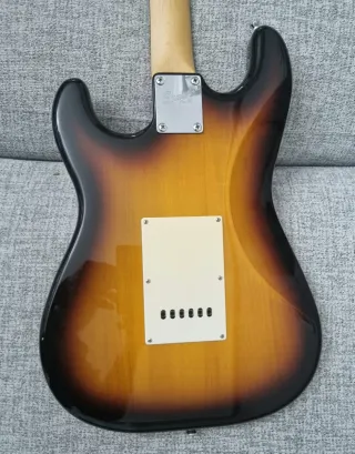 Guitarra Fender Squier Sunburst