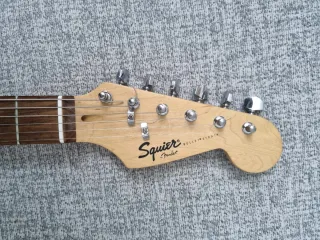 Guitarra Fender Squier Sunburst