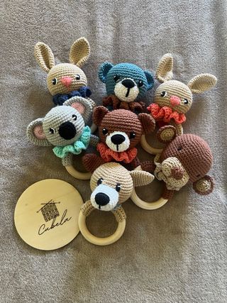 Sonajeros artesanales de crochet