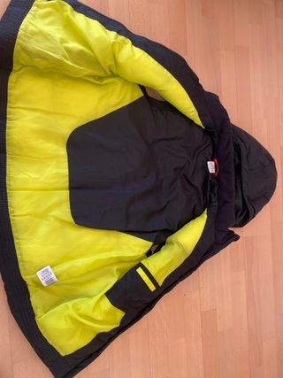 Chaleco acolchado Adidas negro con capucha