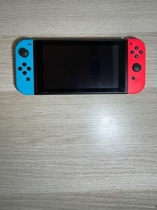 Nintendo Switch + Mando Pro + Funda