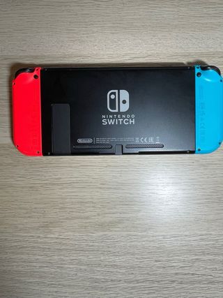 Nintendo Switch + Mando Pro + Funda