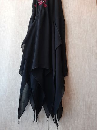 Vestido largo negro de tirantes elegante