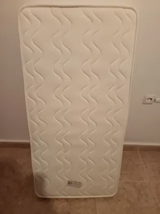 Cuna Ikea con colchón incluido