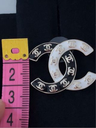 Pendientes Chanel Doble C Blanco y Negro