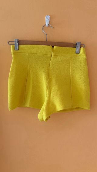 Falda pantalón amarilla