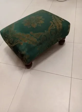 Reposapiés de tela con diseño floral