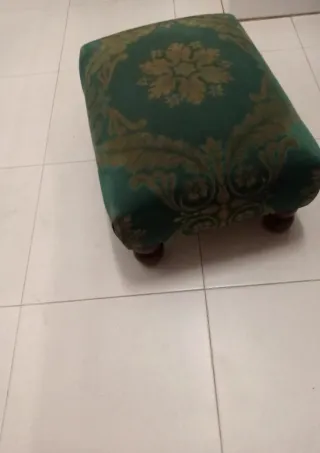 Reposapiés de tela con diseño floral