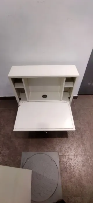 Escritorio Metálico Colgante Ikea PS Beige.