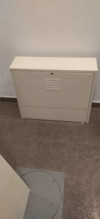 Escritorio Metálico Colgante Ikea PS Beige.