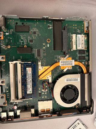 Mini PC Asus EeeBox compatto e silenzioso