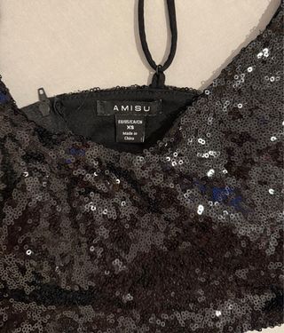 Top corto lentejuelas negro