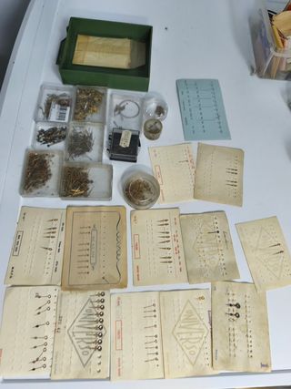 Agujas de muchos calibres de reloj