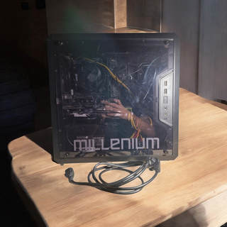 COMO NUEVA Torre PC Gaming con CABLE