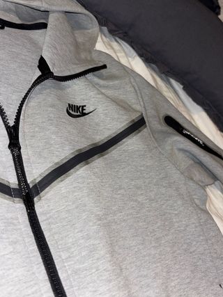 Sudadera Nike Tech Gris