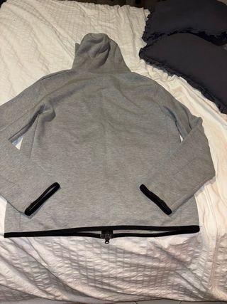 Sudadera Nike Tech Gris