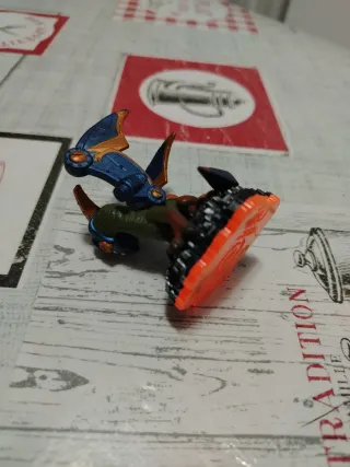 Skylanders Giants LightCore Drobot