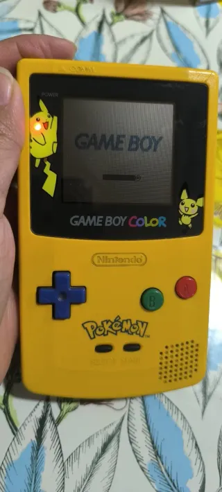 Nintendo Game Boy Color Amarillo Pokémon