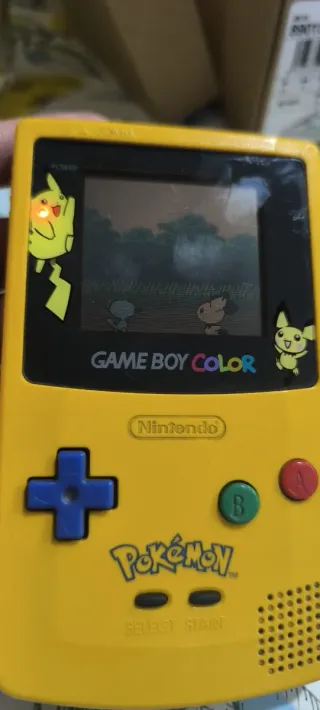 Nintendo Game Boy Color Amarillo Pokémon