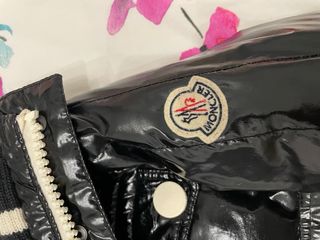 Cazadora Moncler Negra Brillante