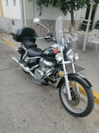 Suzuki Intruder LC 250