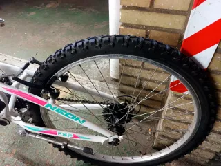 Bicicleta infantil blanca