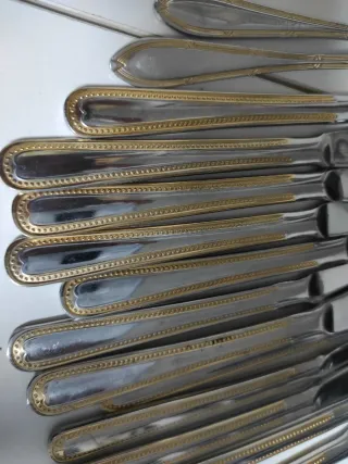 12 Tenedores y 12 Cuchillos de Postre