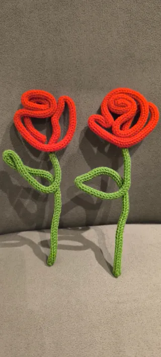 Flor de Tricotin Roja y Verde