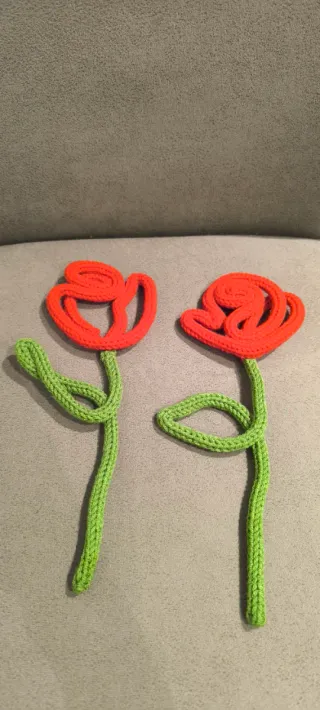 Flor de Tricotin Roja y Verde