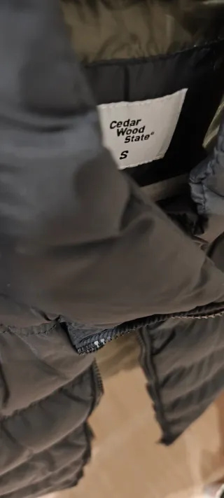 Chaleco acolchado hombre negro