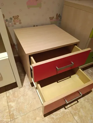 Armario modular y mesitas de noche