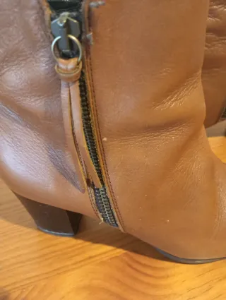 Botines de cuero color avellana