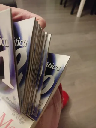 Cursos de inglés, francés y alemán.