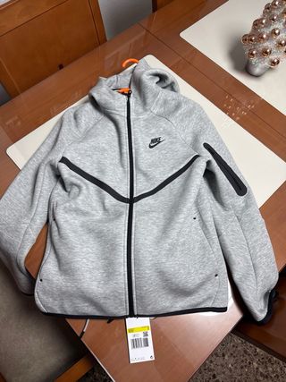 Chaqueta Nike Tech Fleece Gris Talla XL de niño